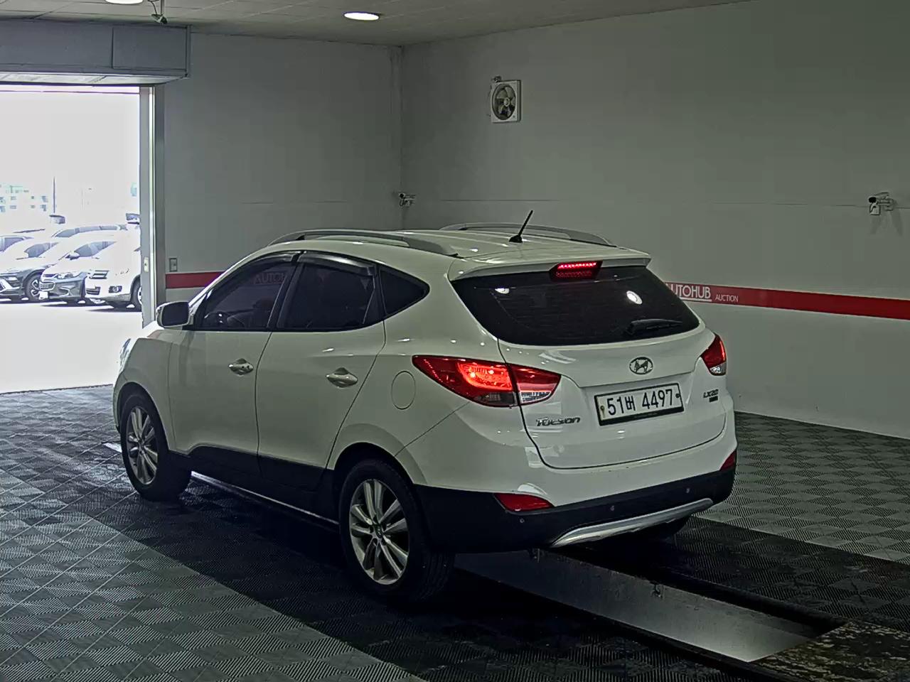 2011 - hyundai tucson