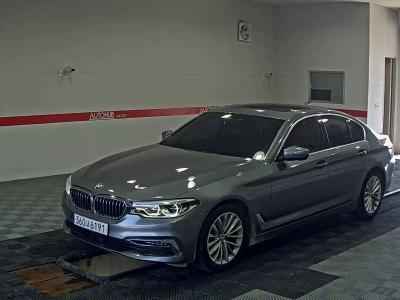 BMW 5 SERIES (7TH GEN) 520d