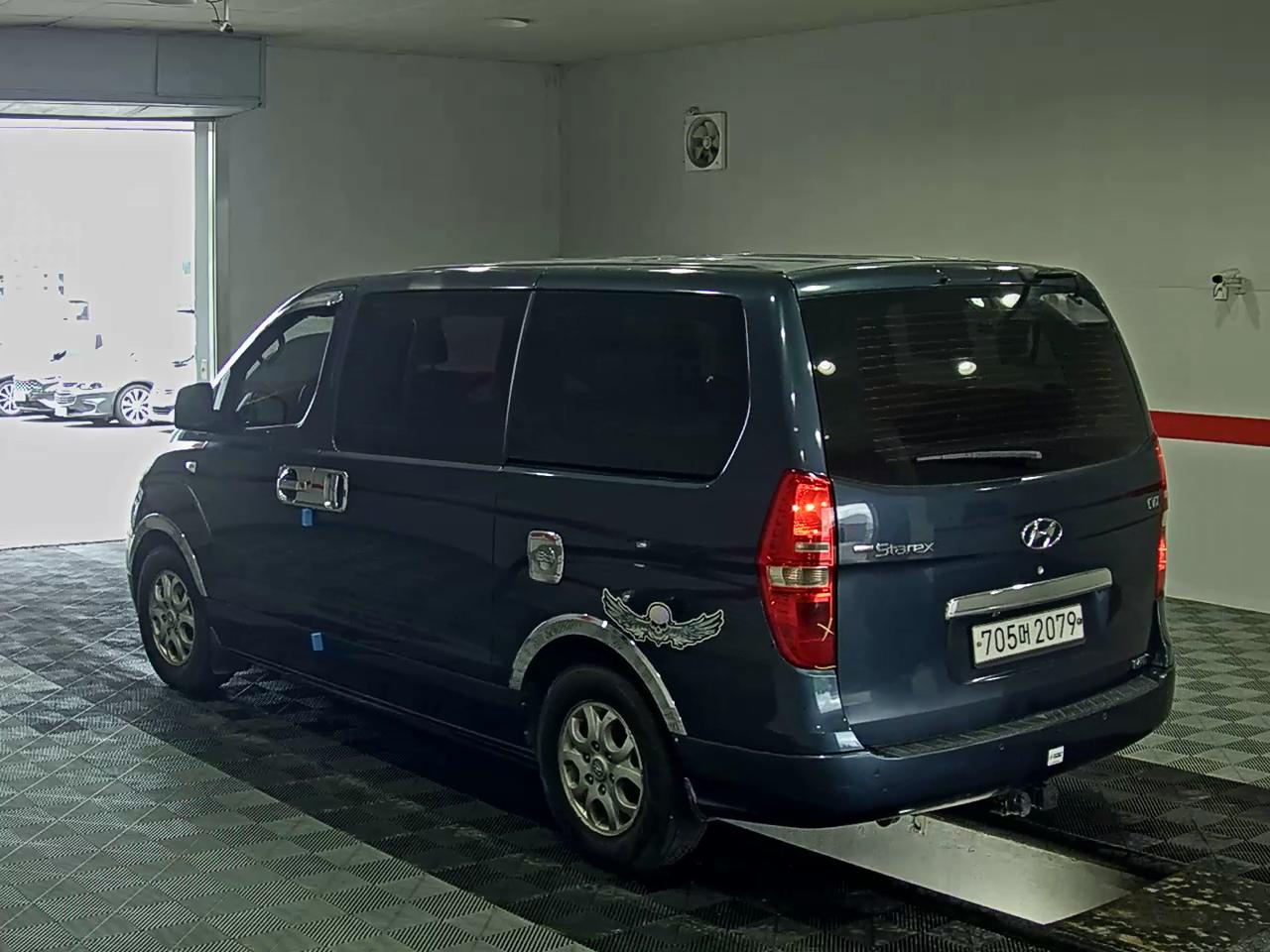 2012 - hyundai grand starex