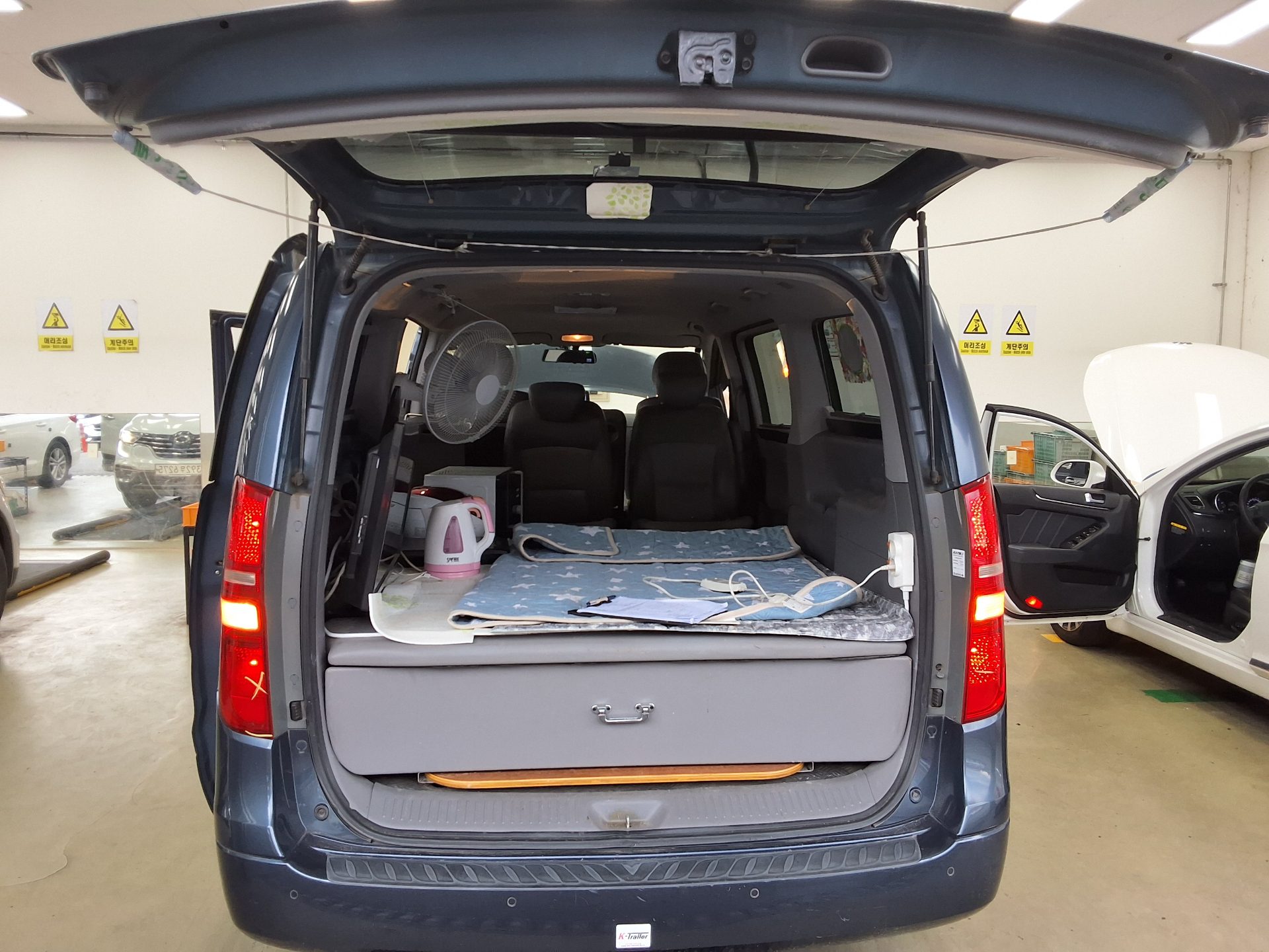 2012 - hyundai grand starex