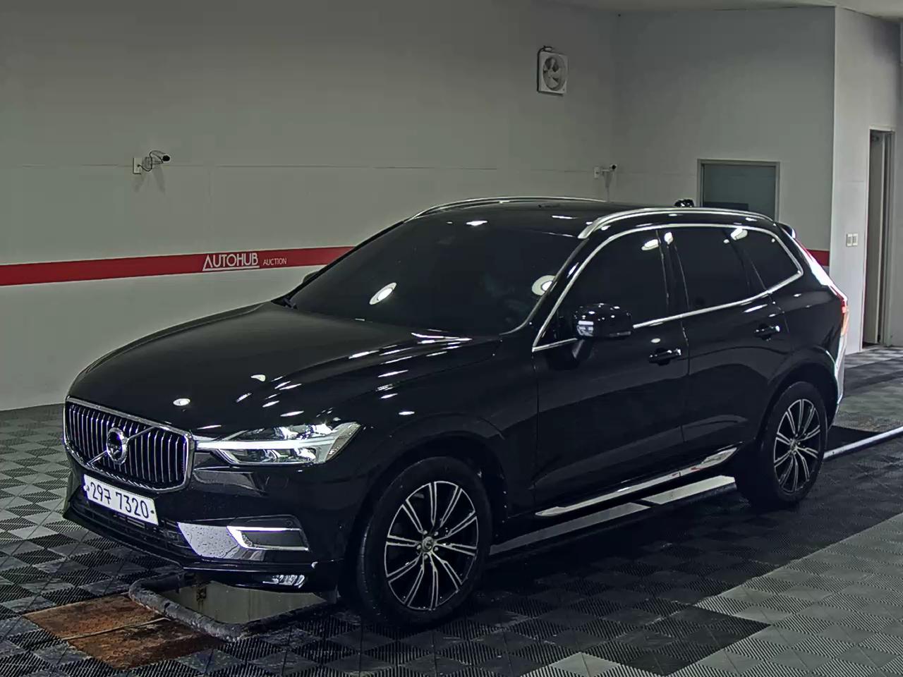 VOLVO XC60 (2ND GEN) T6 INSCRIPTION