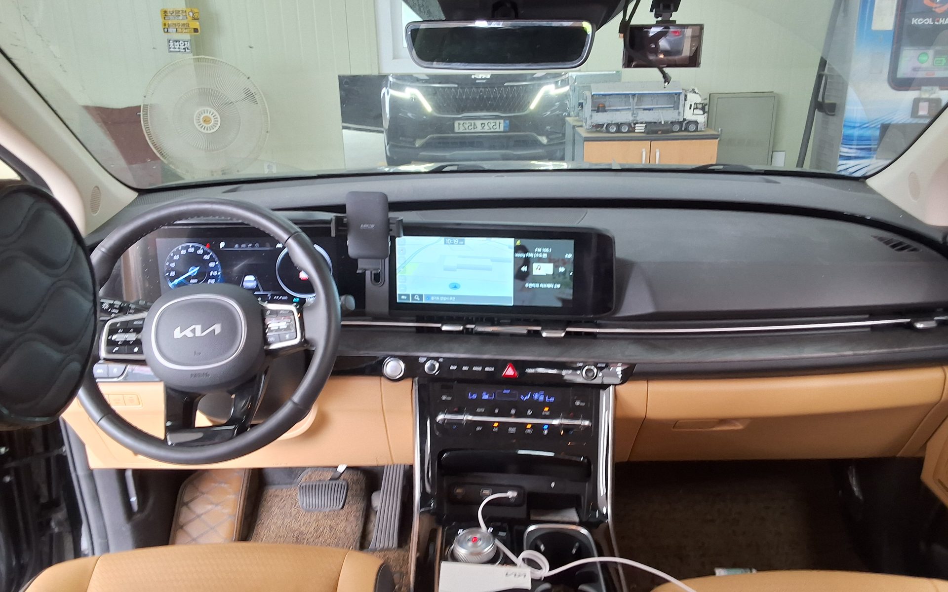 2023 - kia carnival