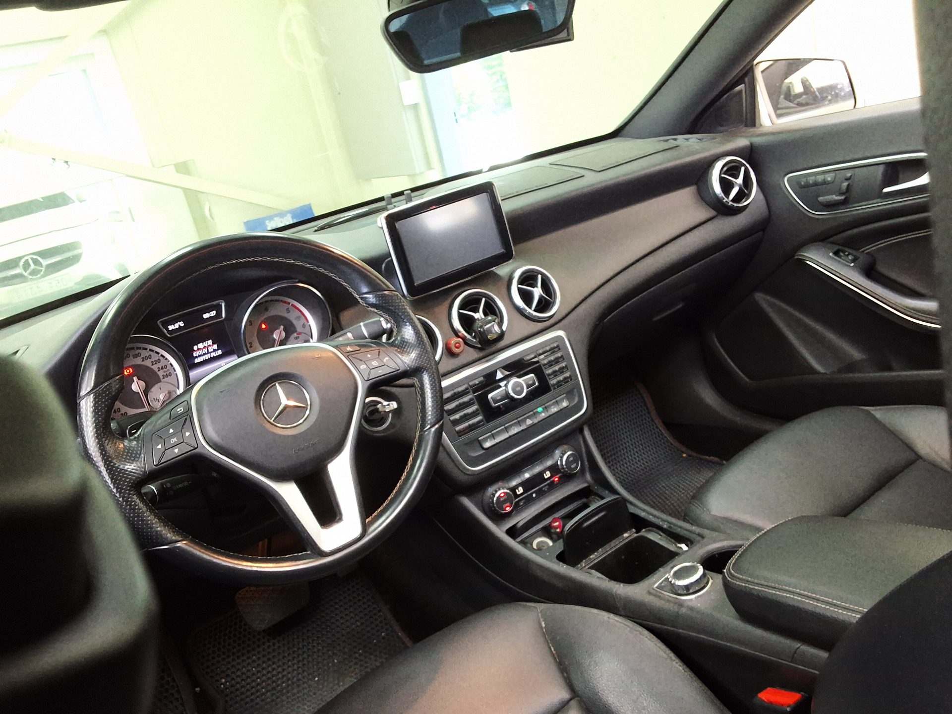 2014 - mercedes-benz cla200