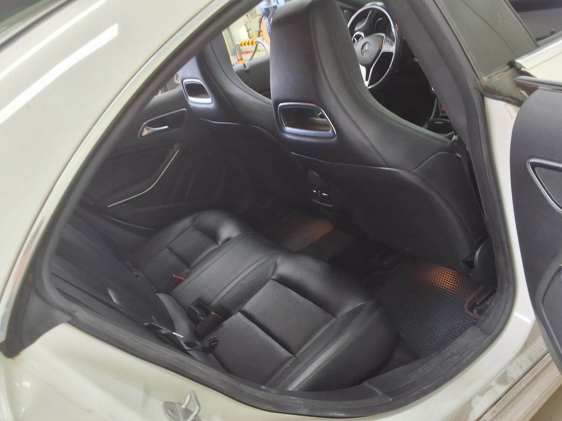 2014 - mercedes-benz cla200
