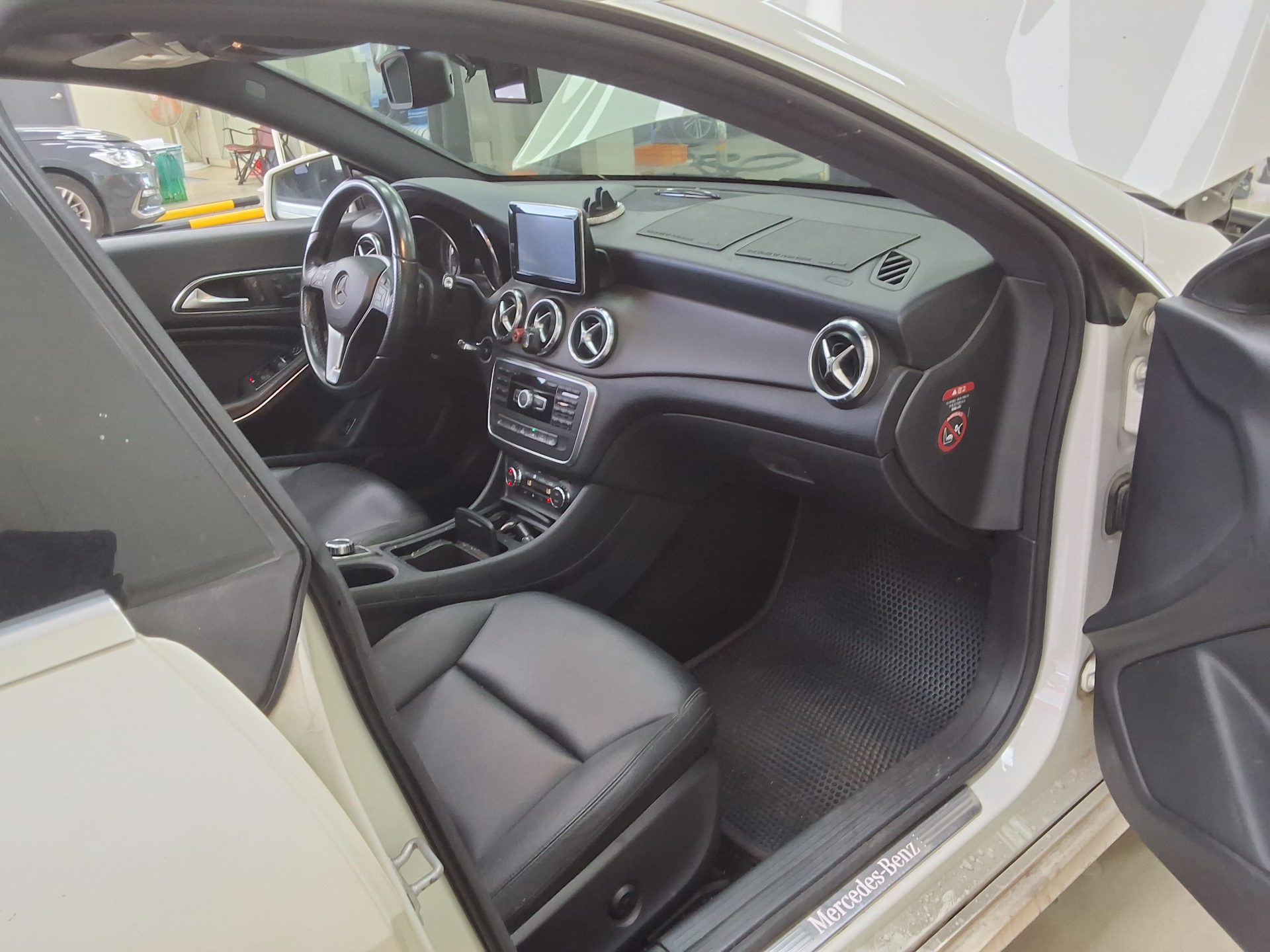 2014 - mercedes-benz cla200