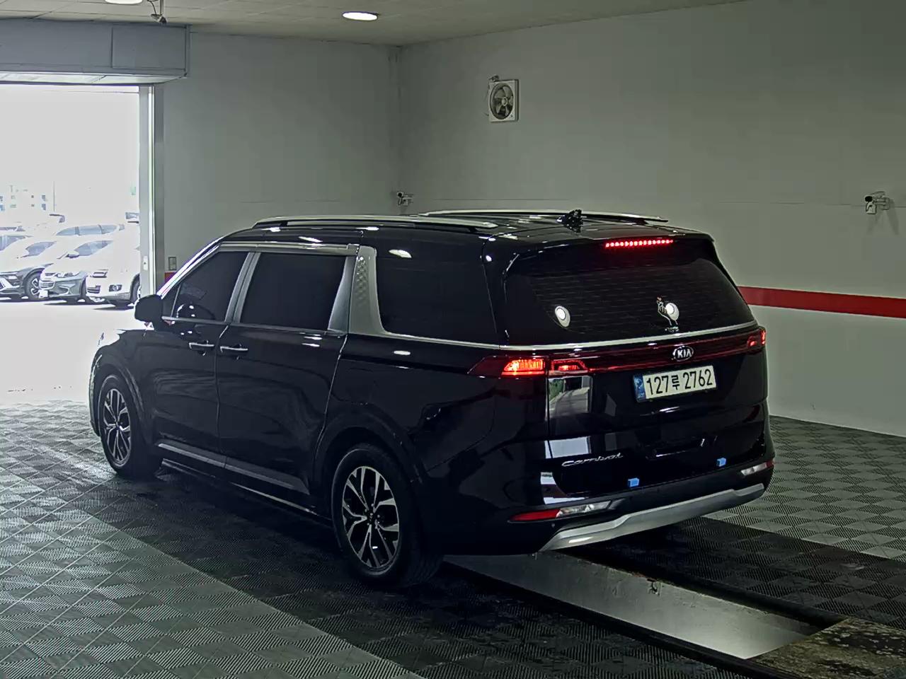 2021 - kia carnival