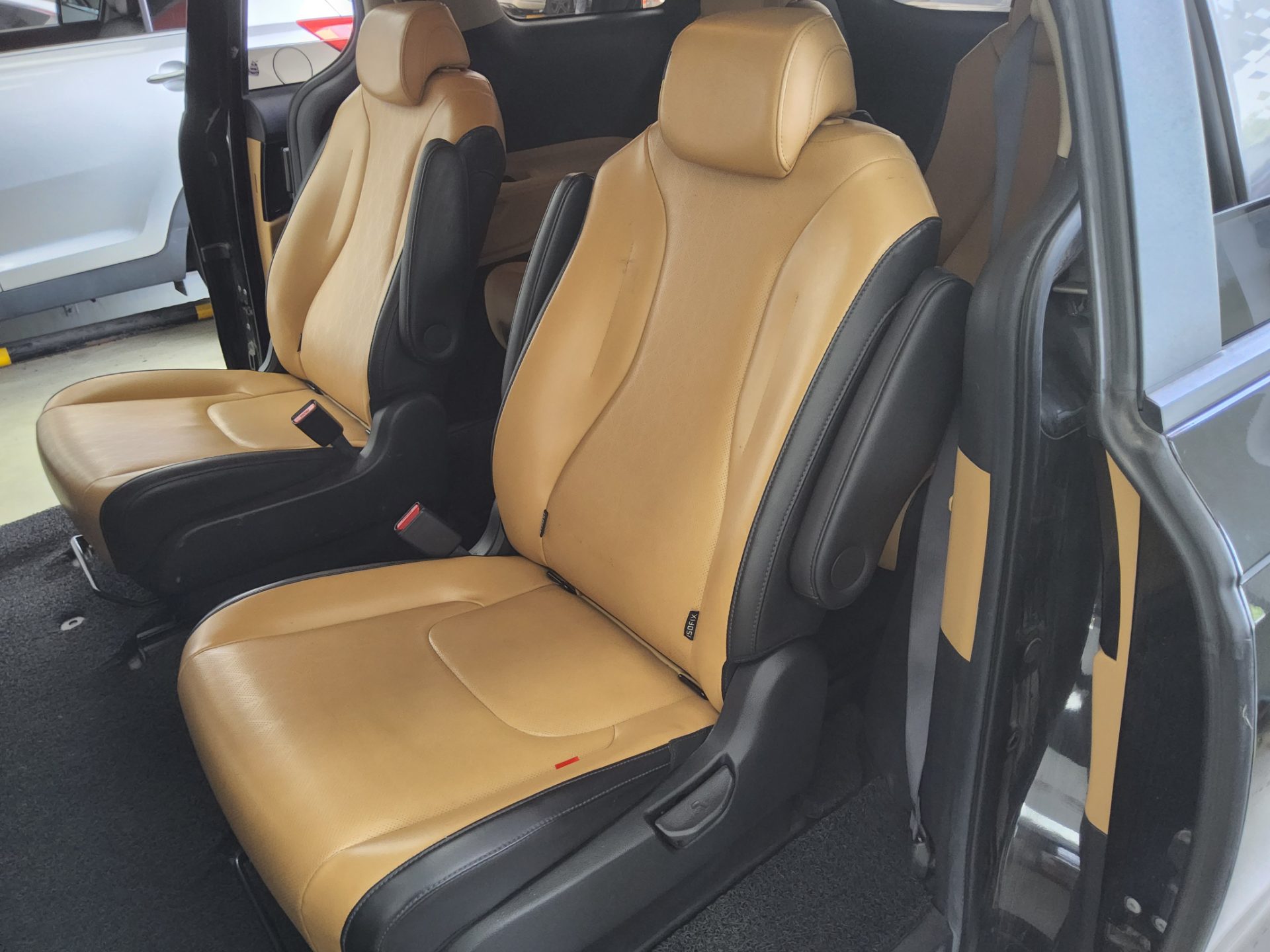 2021 - kia carnival