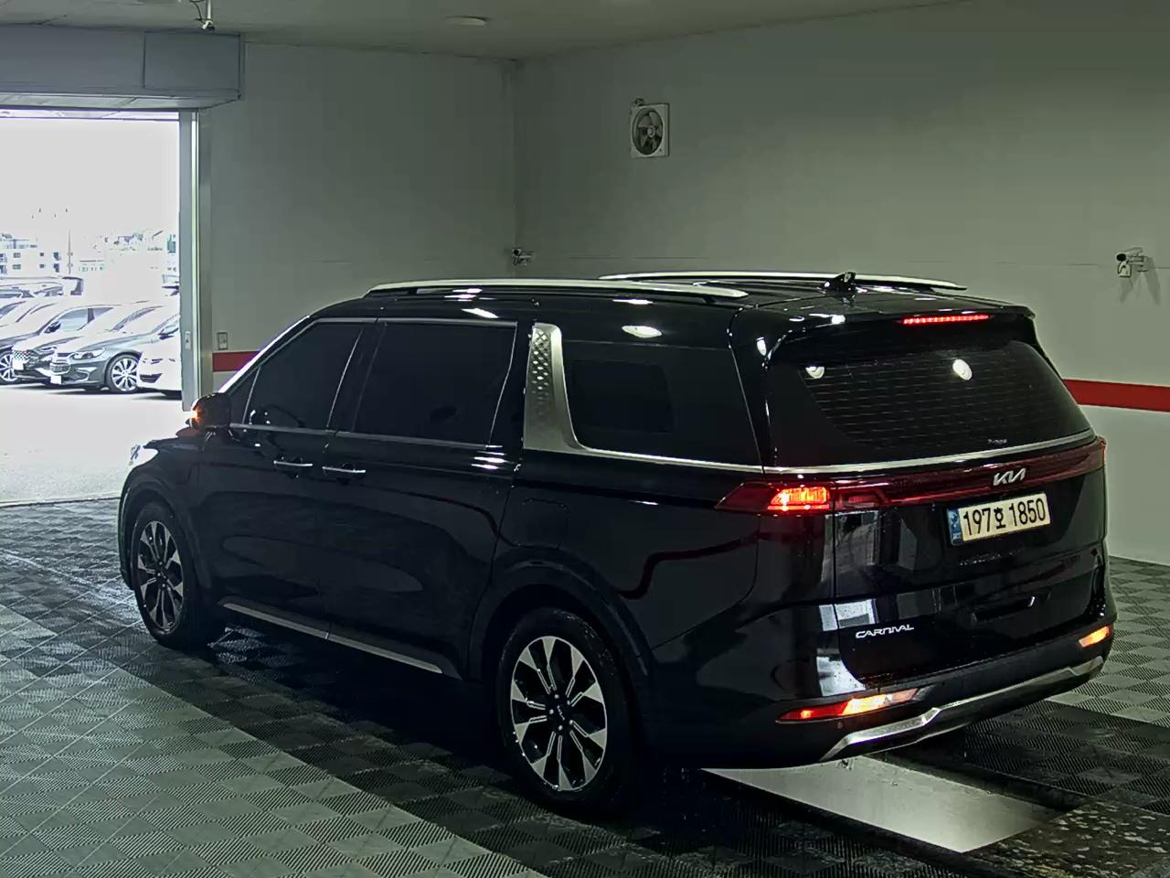 2023 - kia carnival