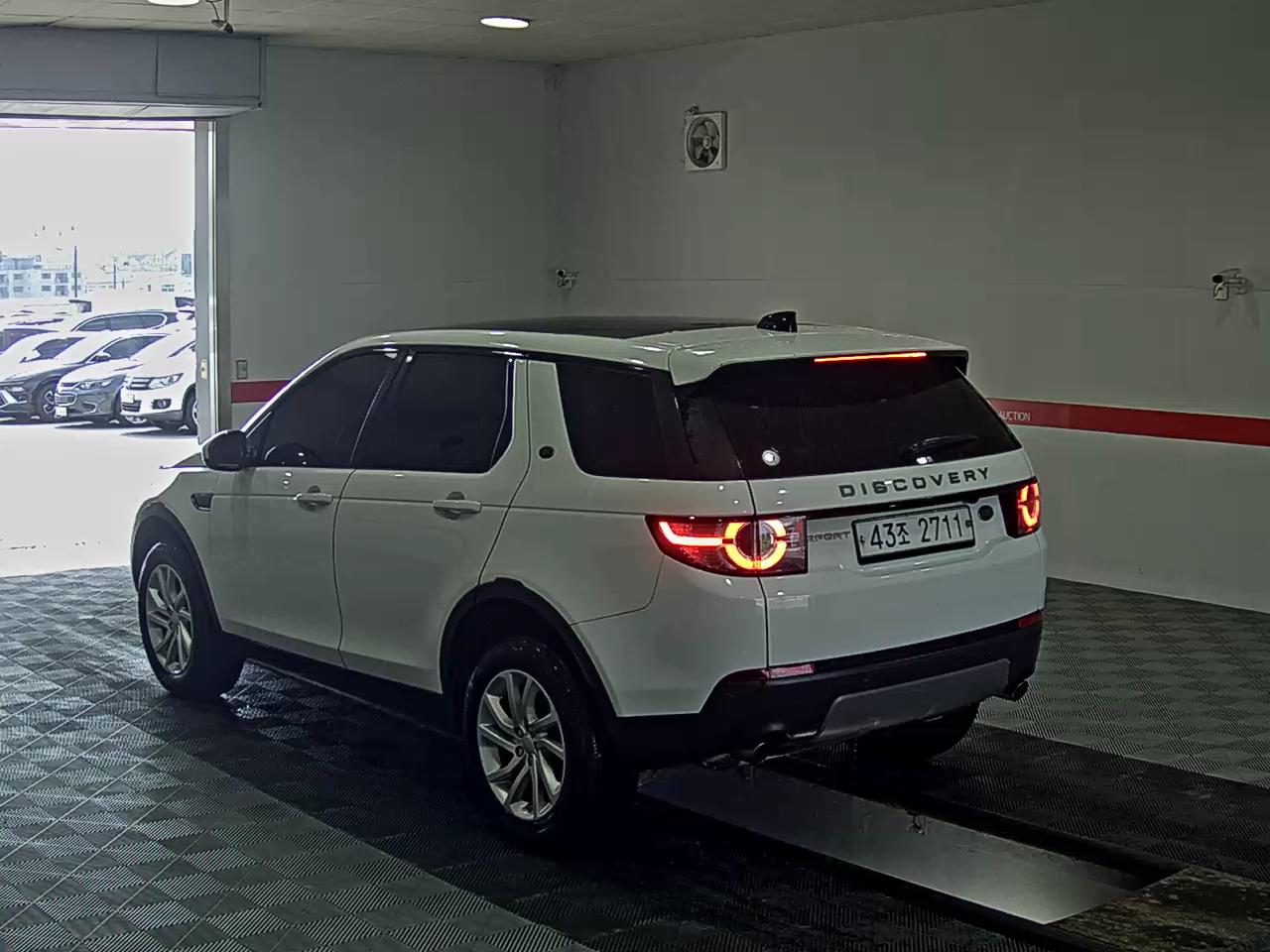 2017 - land rover discovery