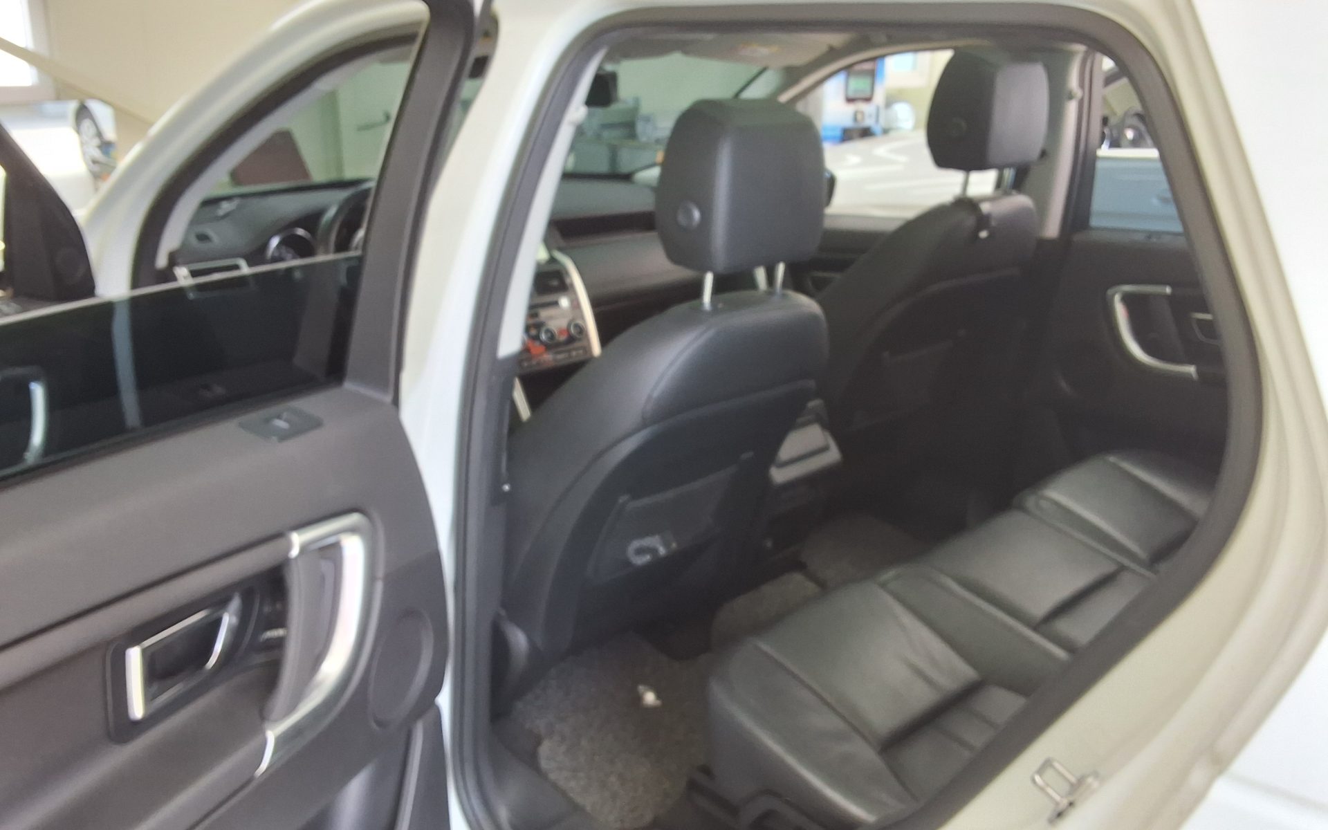 2017 - land rover discovery