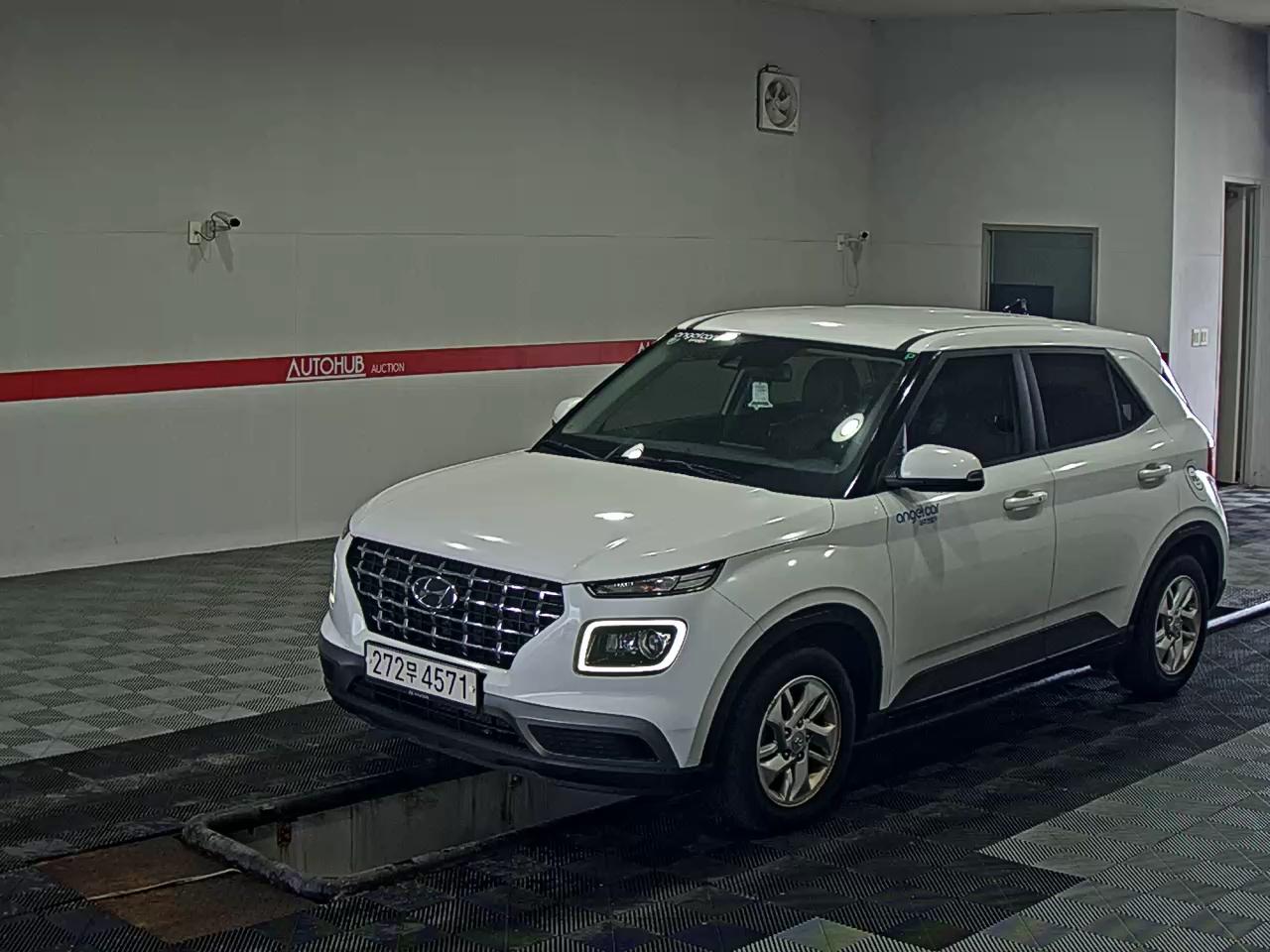HYUNDAI VENUE