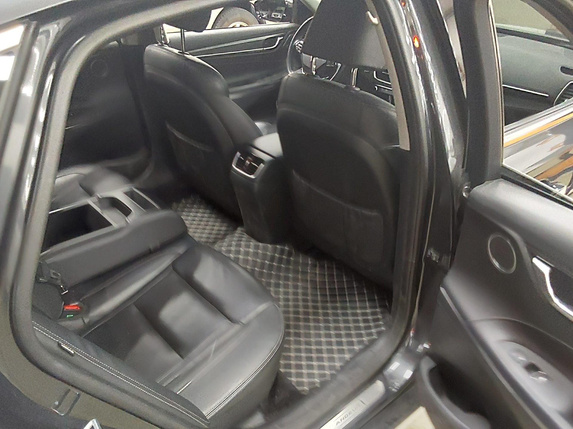 2019 - hyundai grandeur