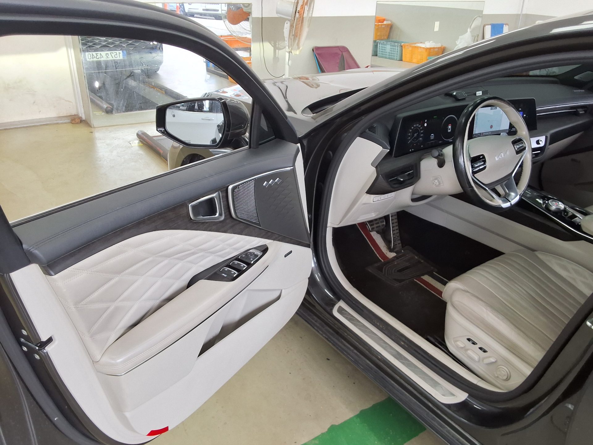 2022 - kia k8