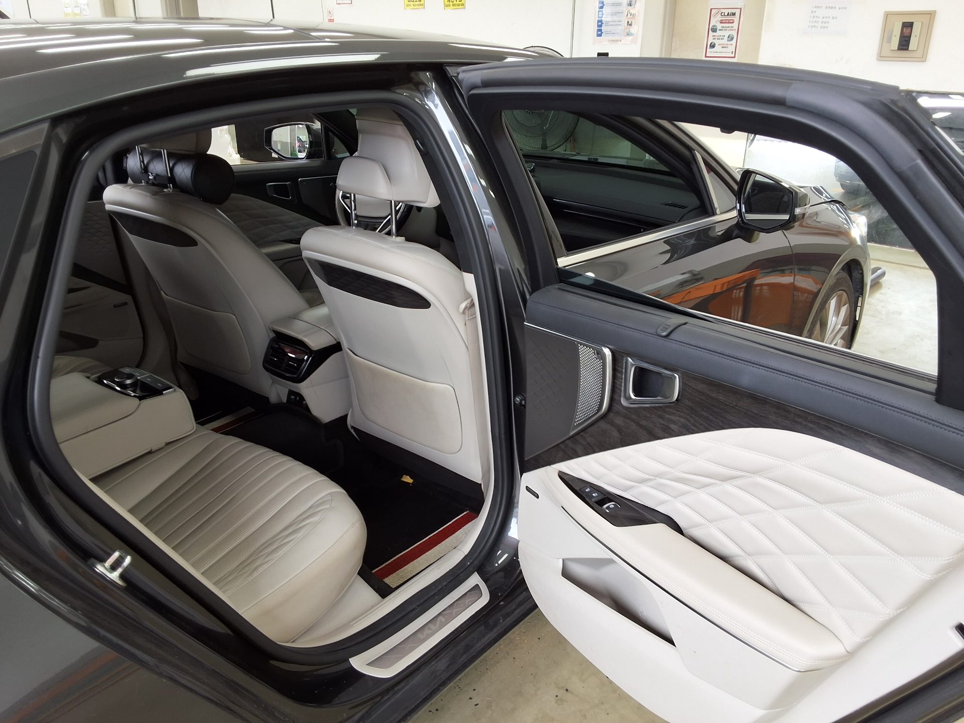 2022 - kia k8