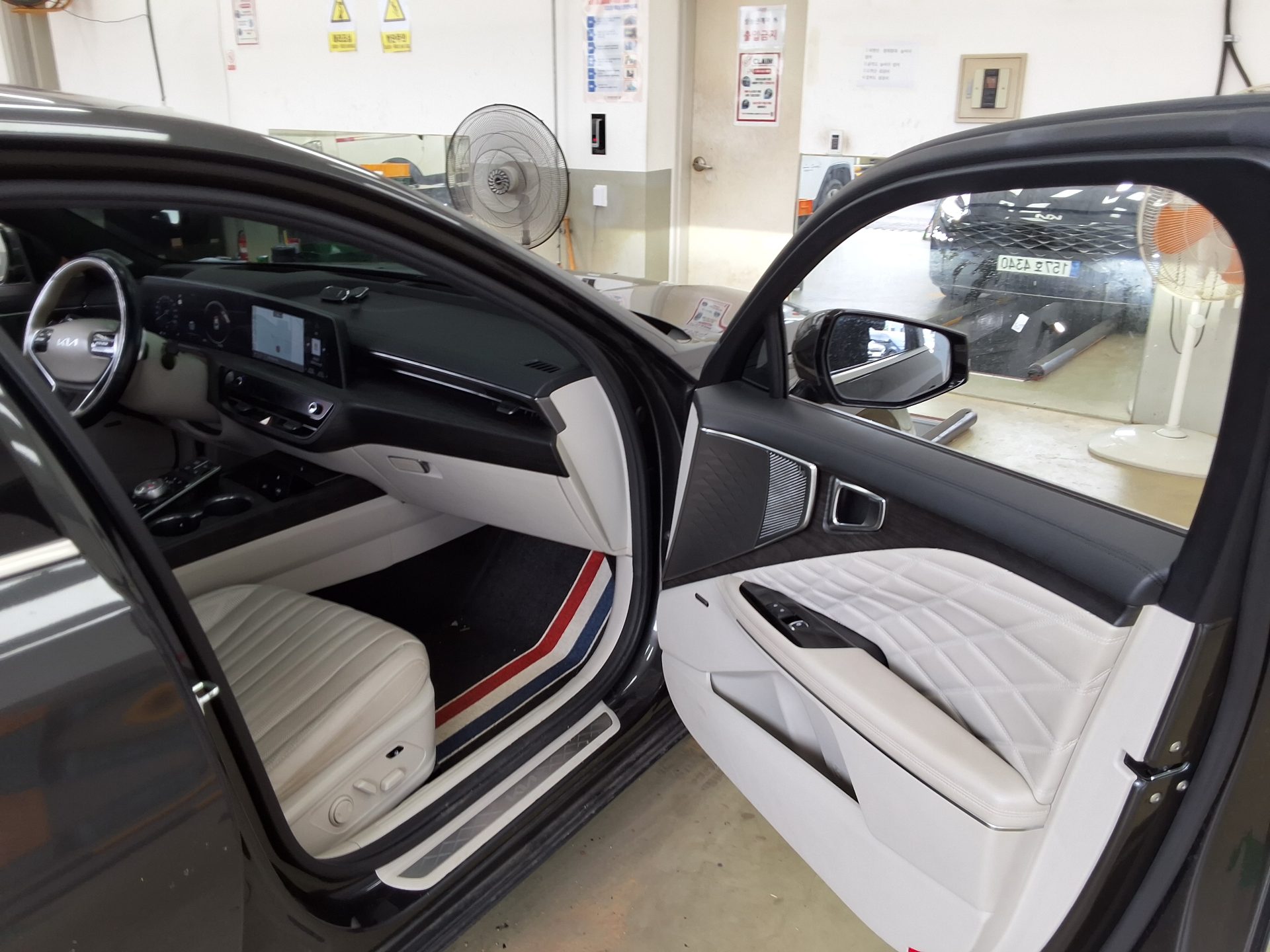 2022 - kia k8