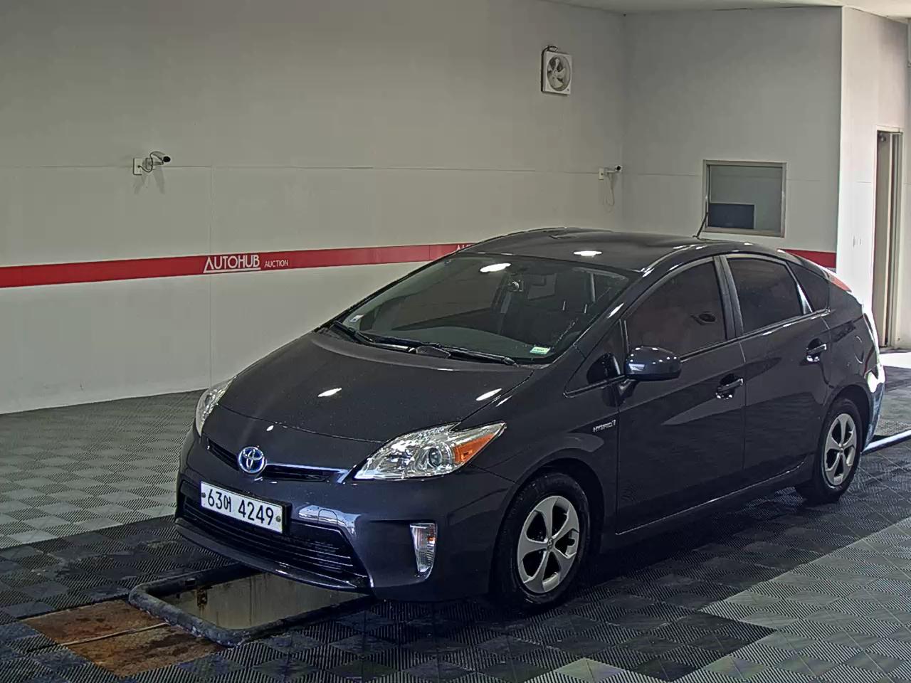 TOYOTA PRIUS (3RD GEN)