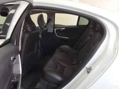 فولفو S60 (2Nd Gen) D3 Momentum 2017 d3