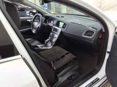 فولفو S60 (2Nd Gen) D3 Momentum 2017 d3