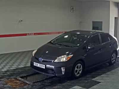 TOYOTA PRIUS (3RD GEN) E