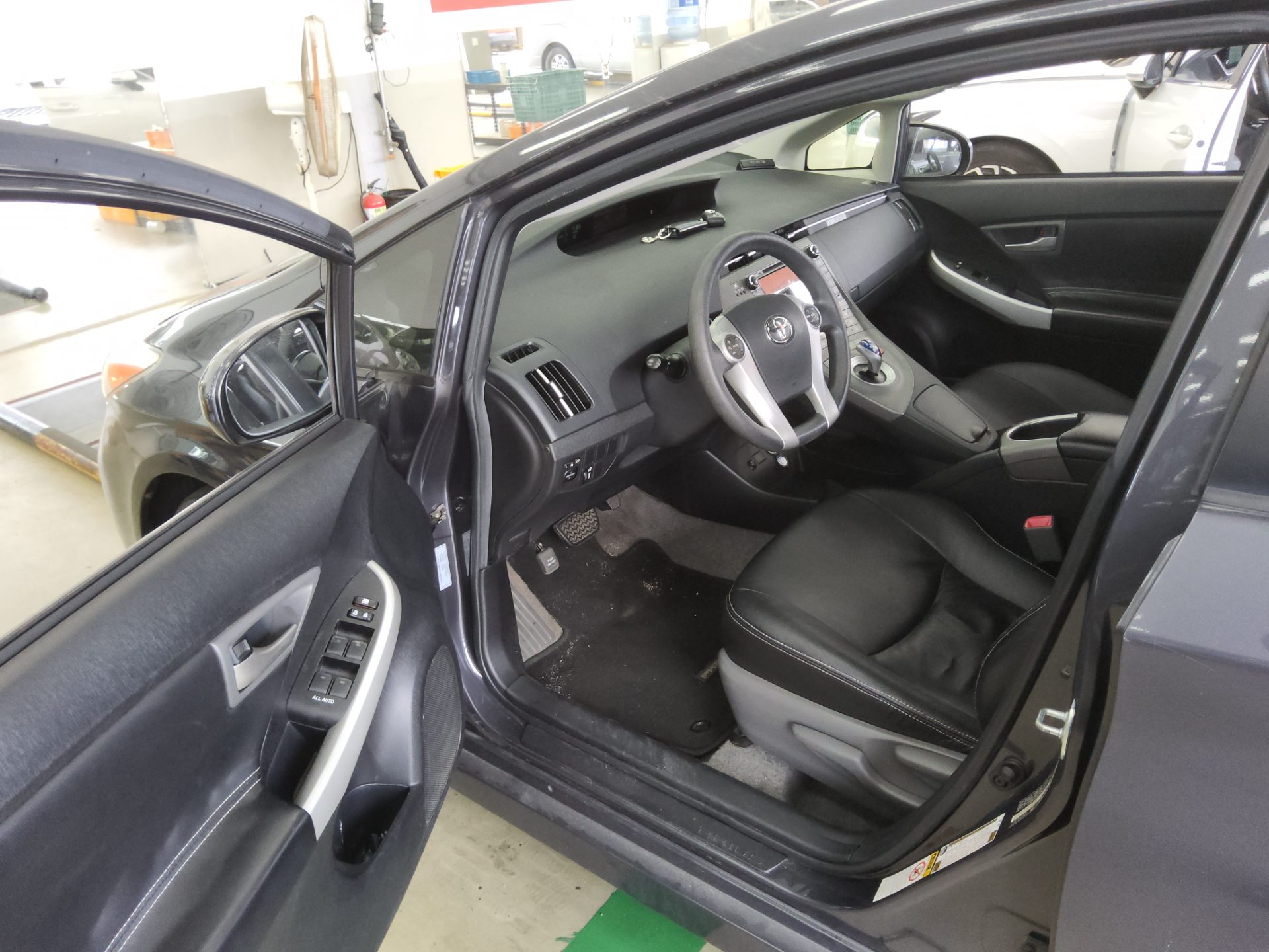 2012 - toyota prius