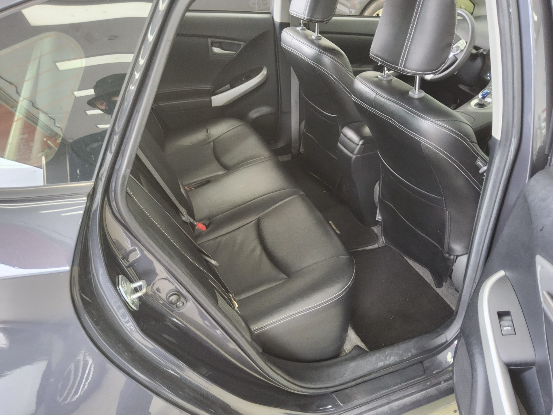 2012 - toyota prius