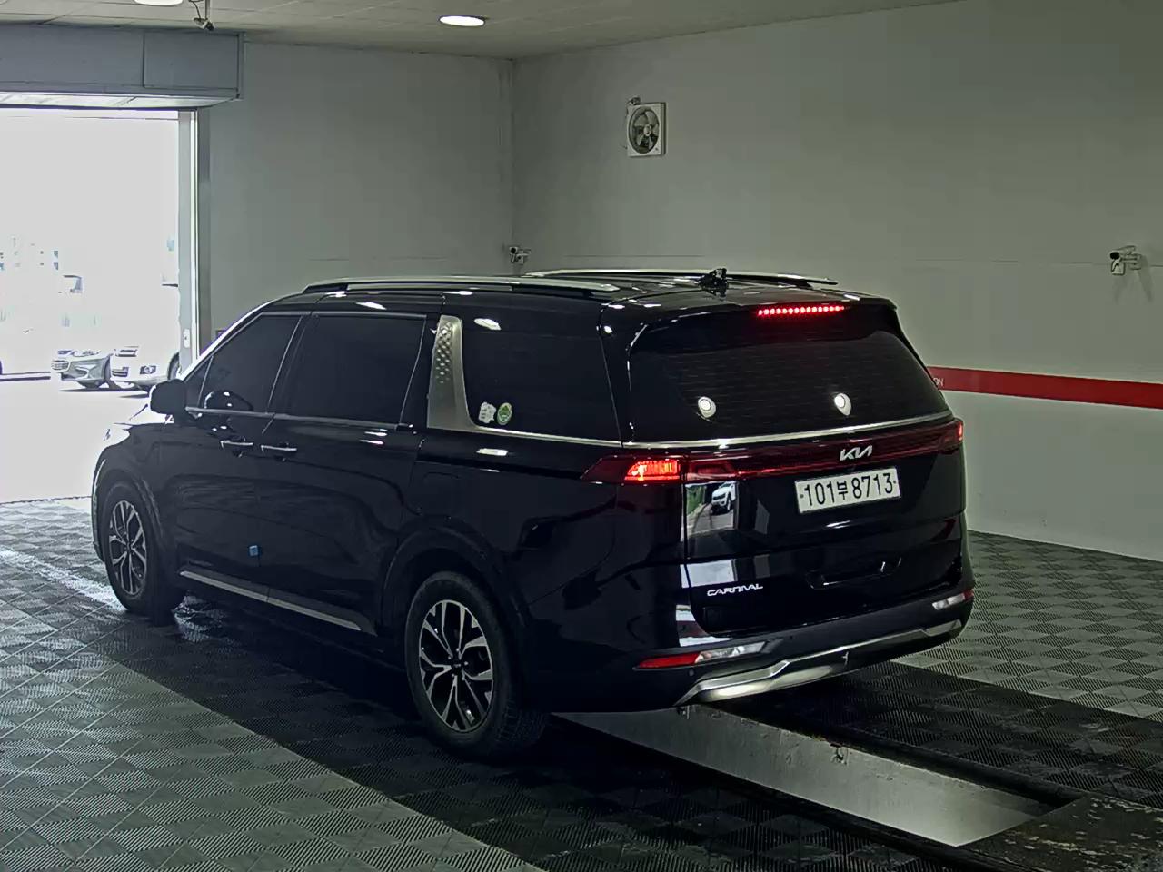 2023 - kia carnival
