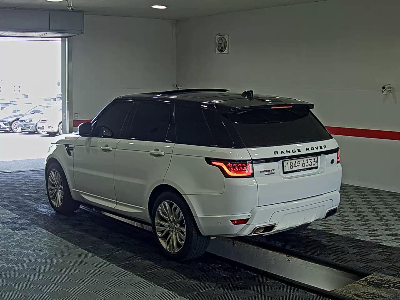 2017 - land rover range rover
