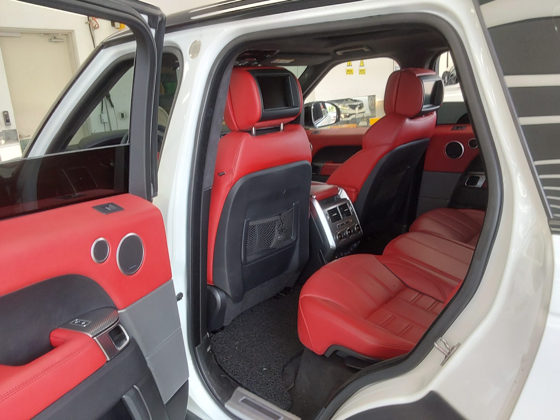 2017 - land rover range rover