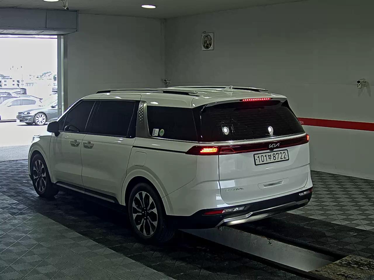 2023 - kia carnival