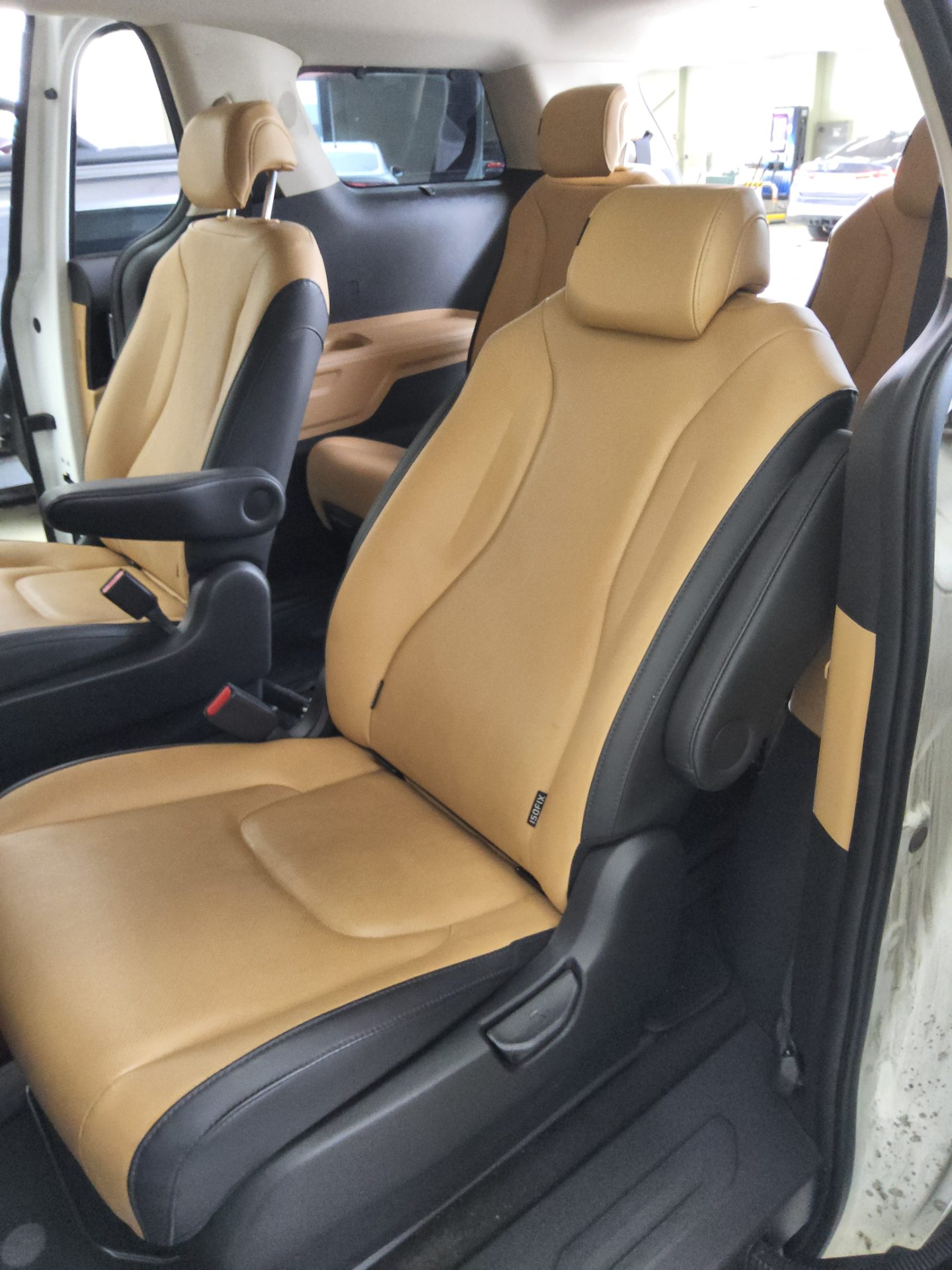 2023 - kia carnival