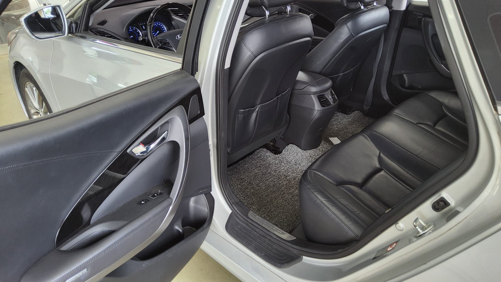 2016 - hyundai grandeur