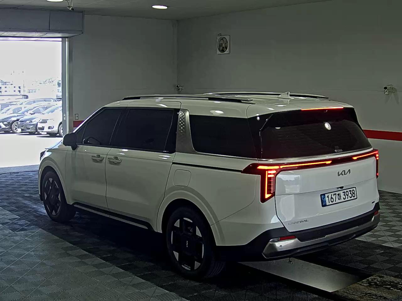 2025 - kia carnival
