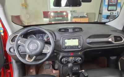 جيب Renegade 2.4 بنزين Longitude High 2017 2.4 بنزين