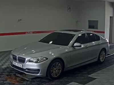 BMW 5 SERIES (6TH GEN) 520d xDrive