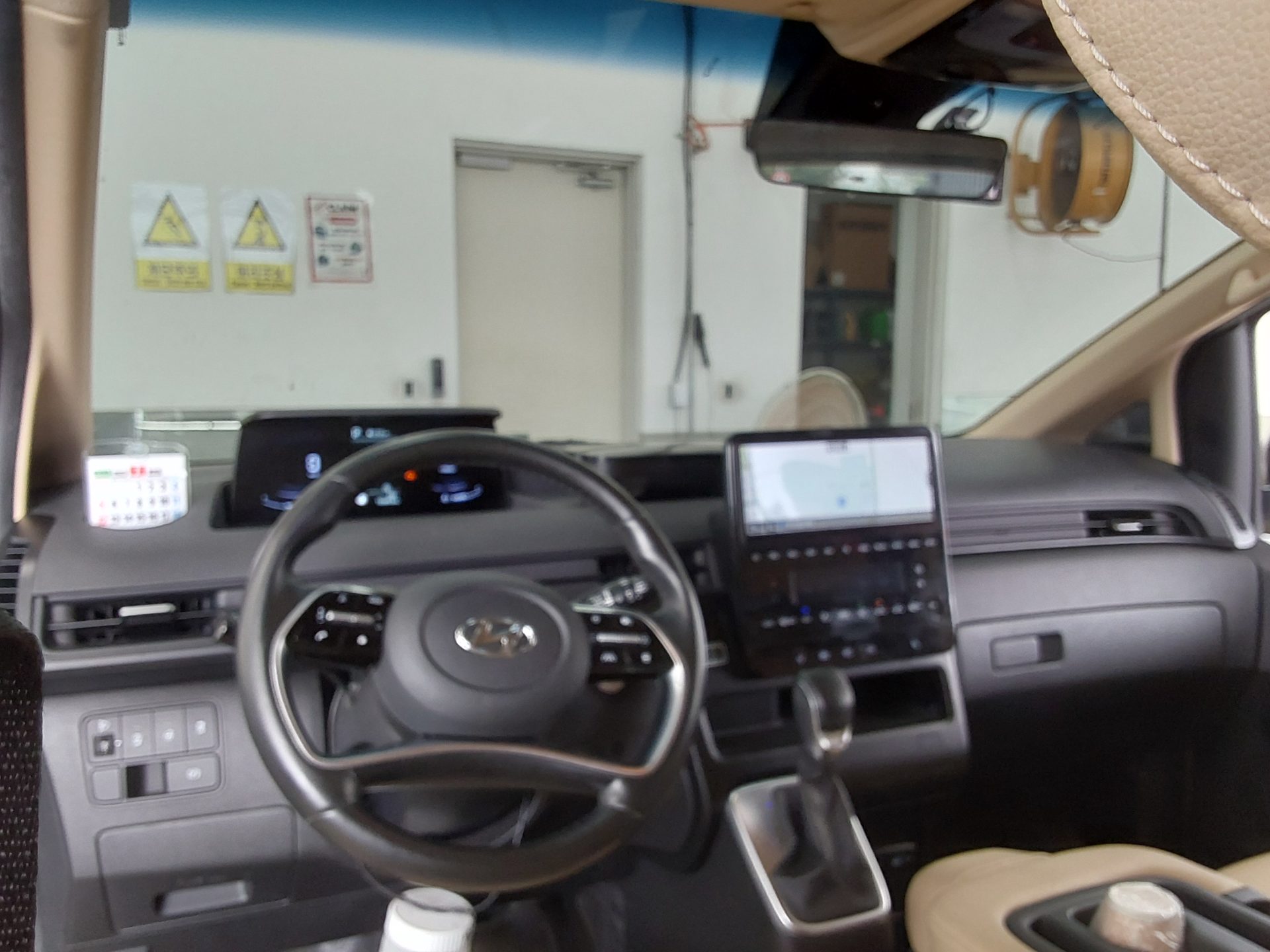 2022 - hyundai staria
