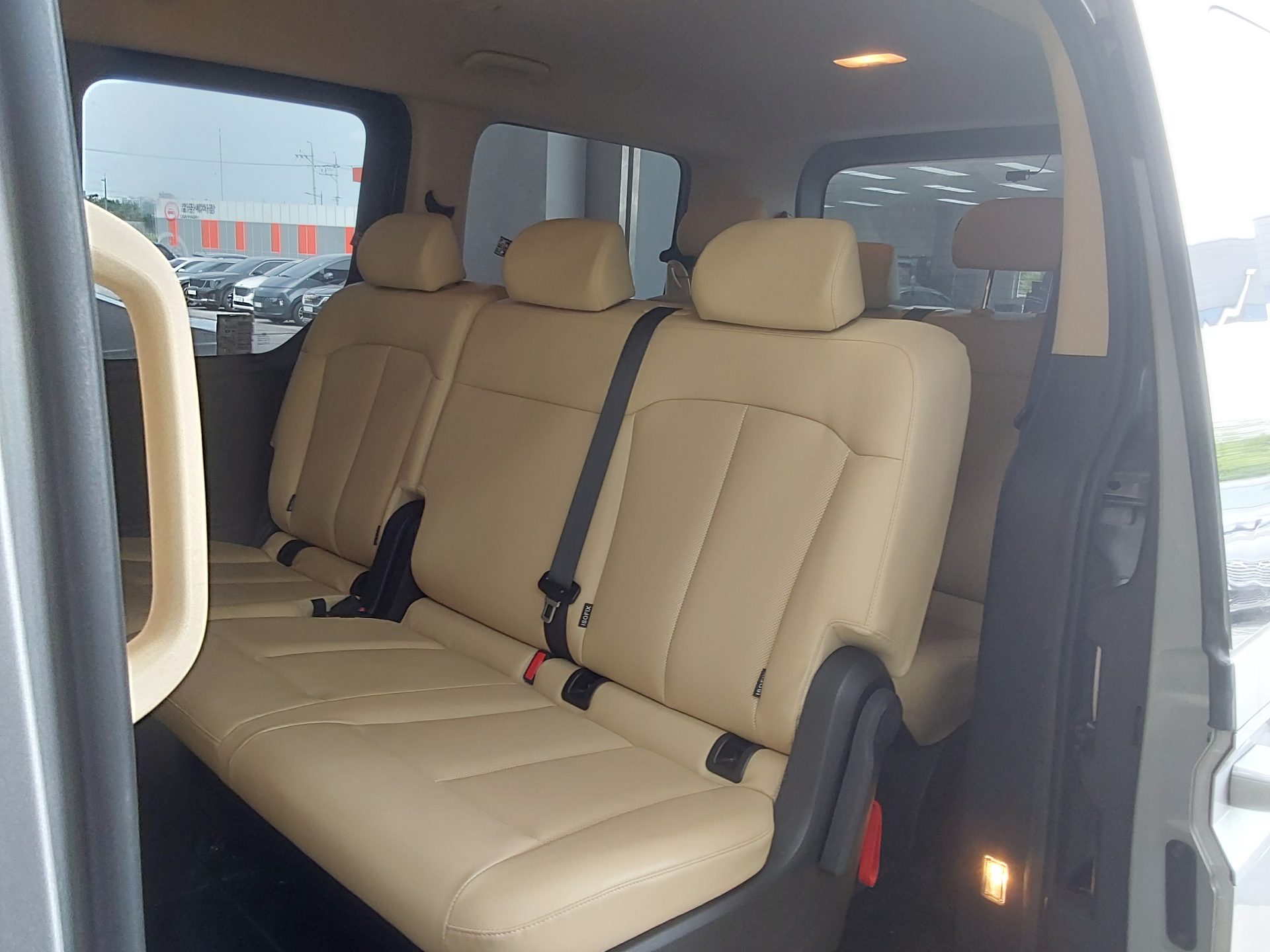 2022 - hyundai staria