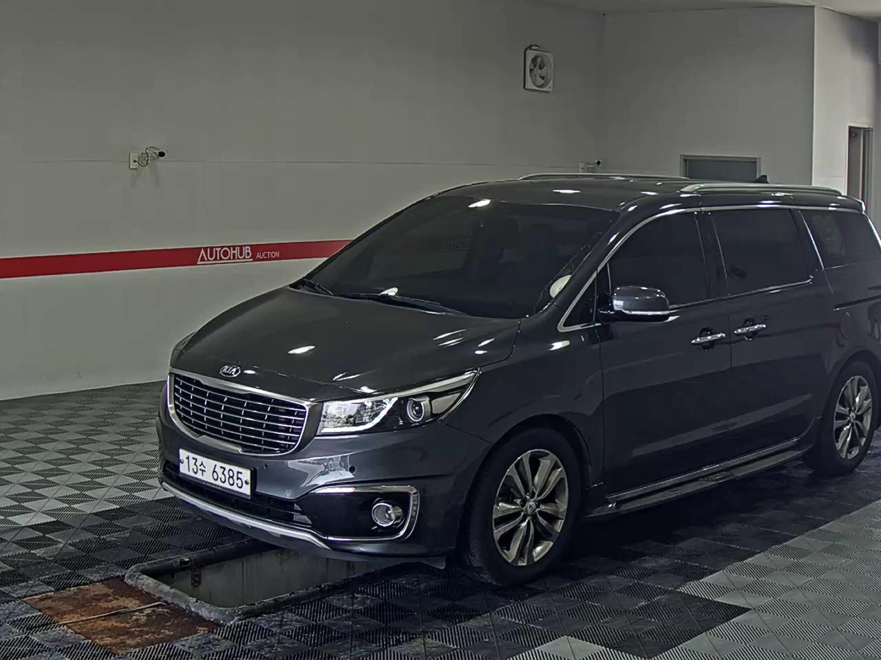 KIA CARNIVAL