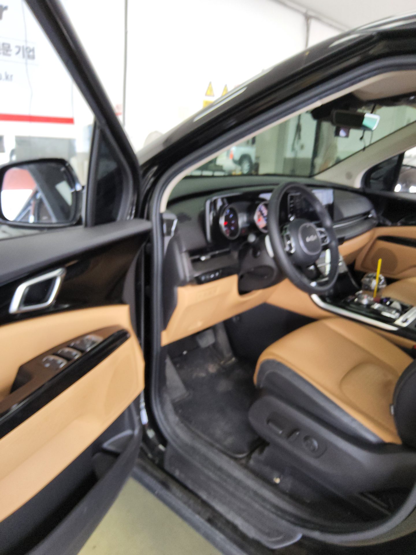 2023 - kia carnival