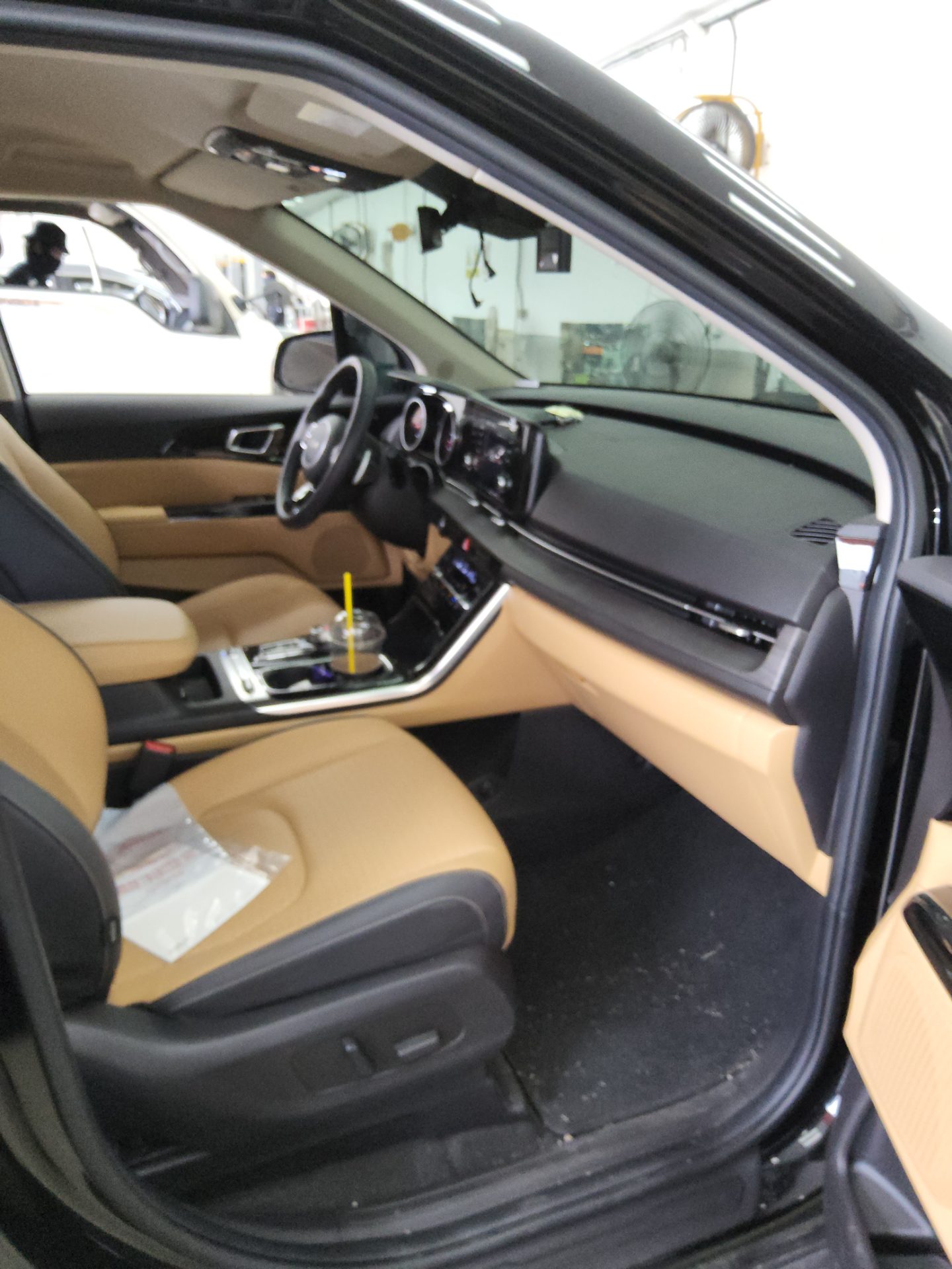 2023 - kia carnival