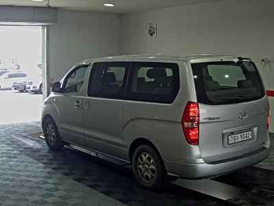 هيونداي Grand Starex 12 Seater ديزل Cvx Deluxe 2010 12 - seater ديزل