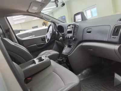 هيونداي Grand Starex 12 Seater ديزل Cvx Deluxe 2010 12 - seater ديزل