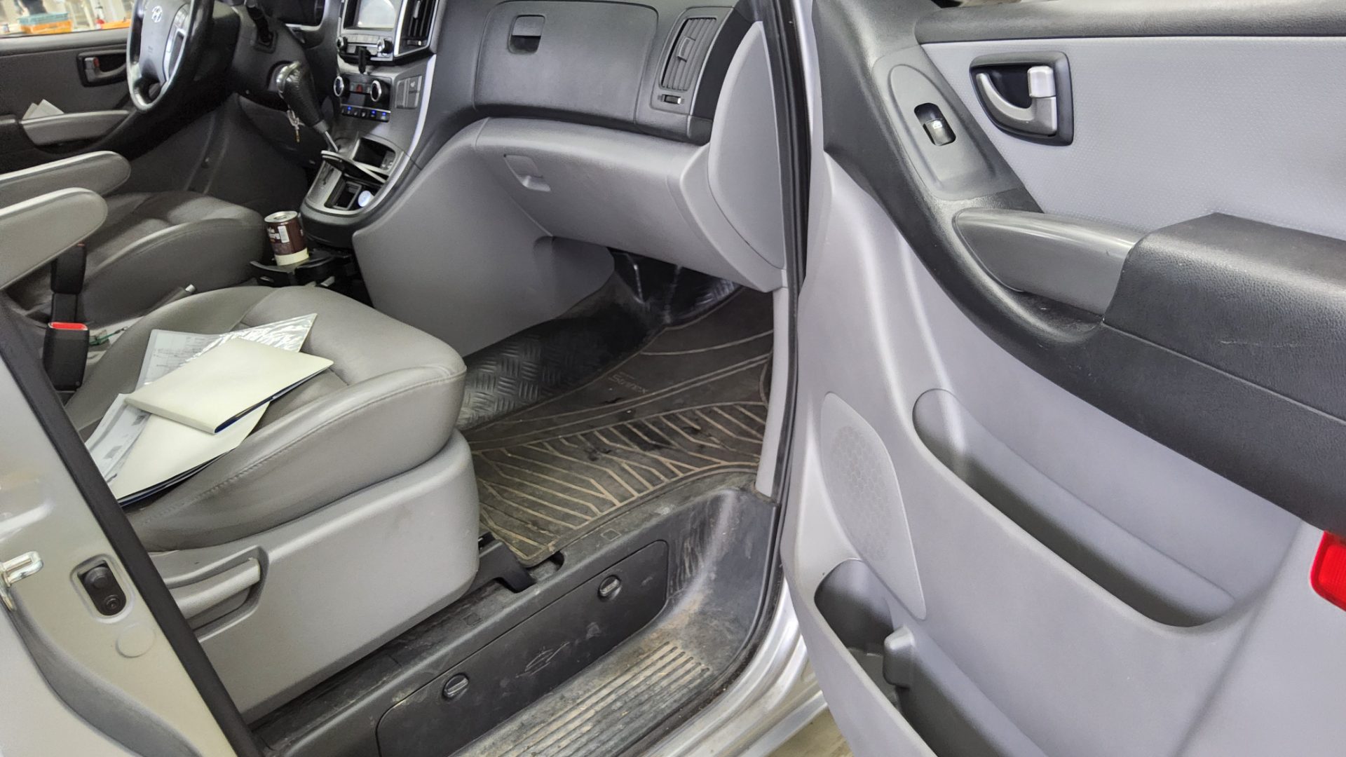 2019 - hyundai grand starex