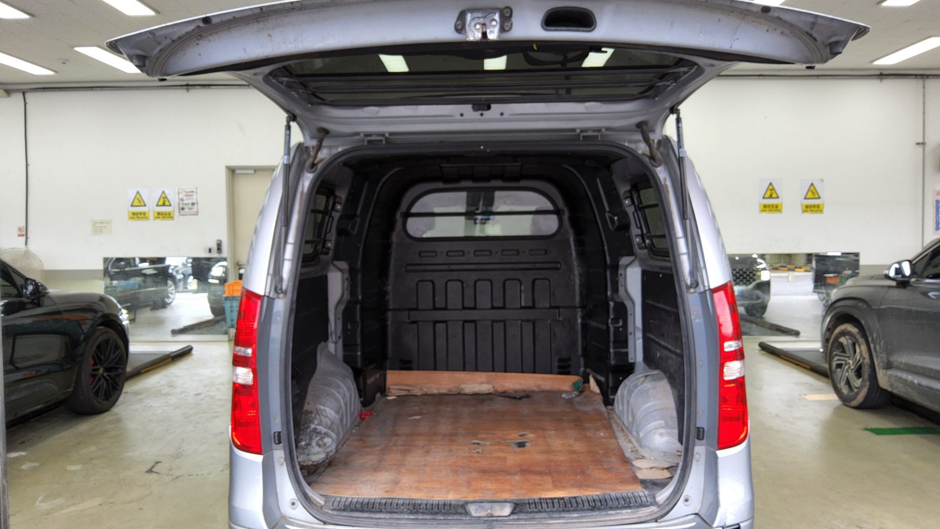 2019 - hyundai grand starex