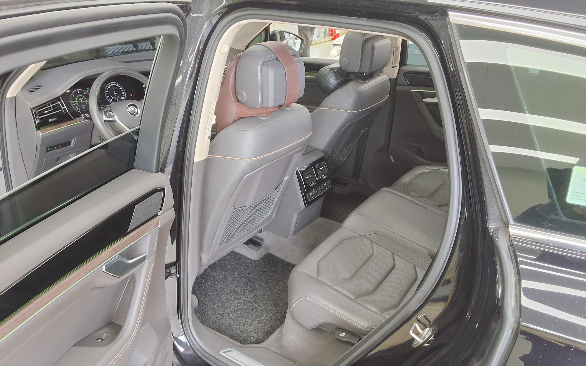 2020 - volkswagen touareg