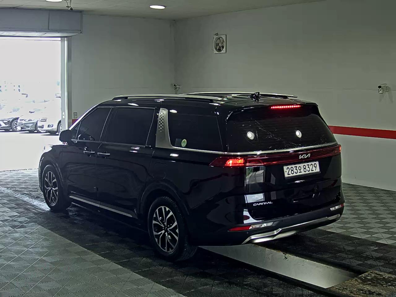 2023 - kia carnival