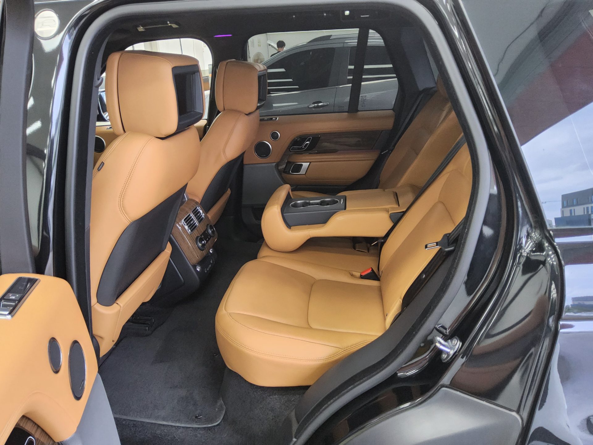 2018 - land rover range rover