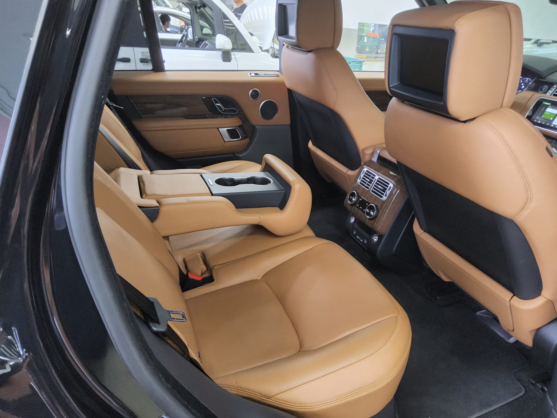 2018 - land rover range rover