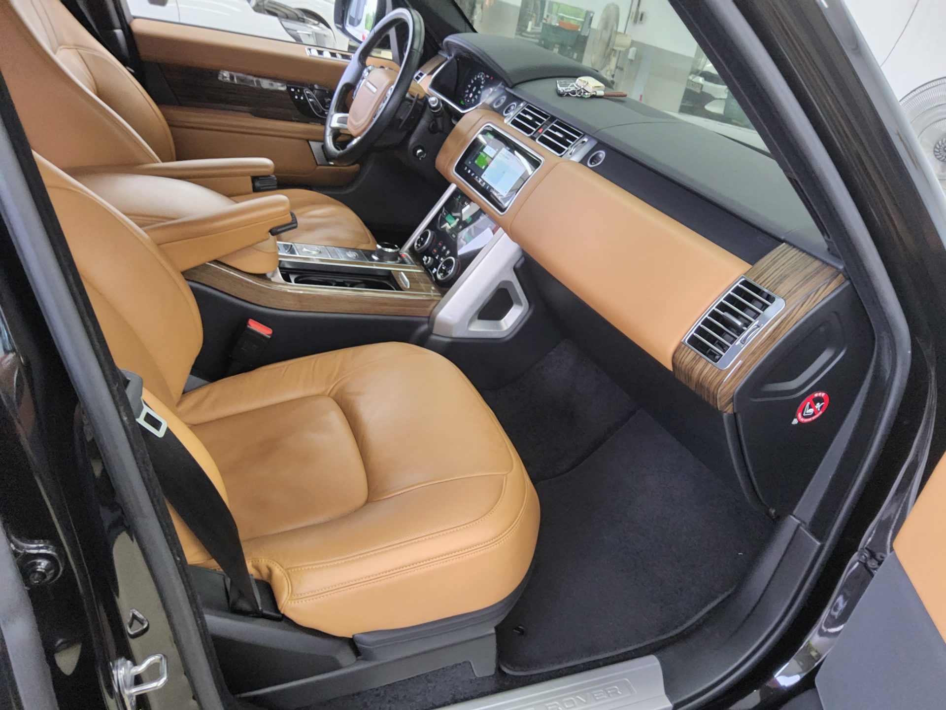2018 - land rover range rover
