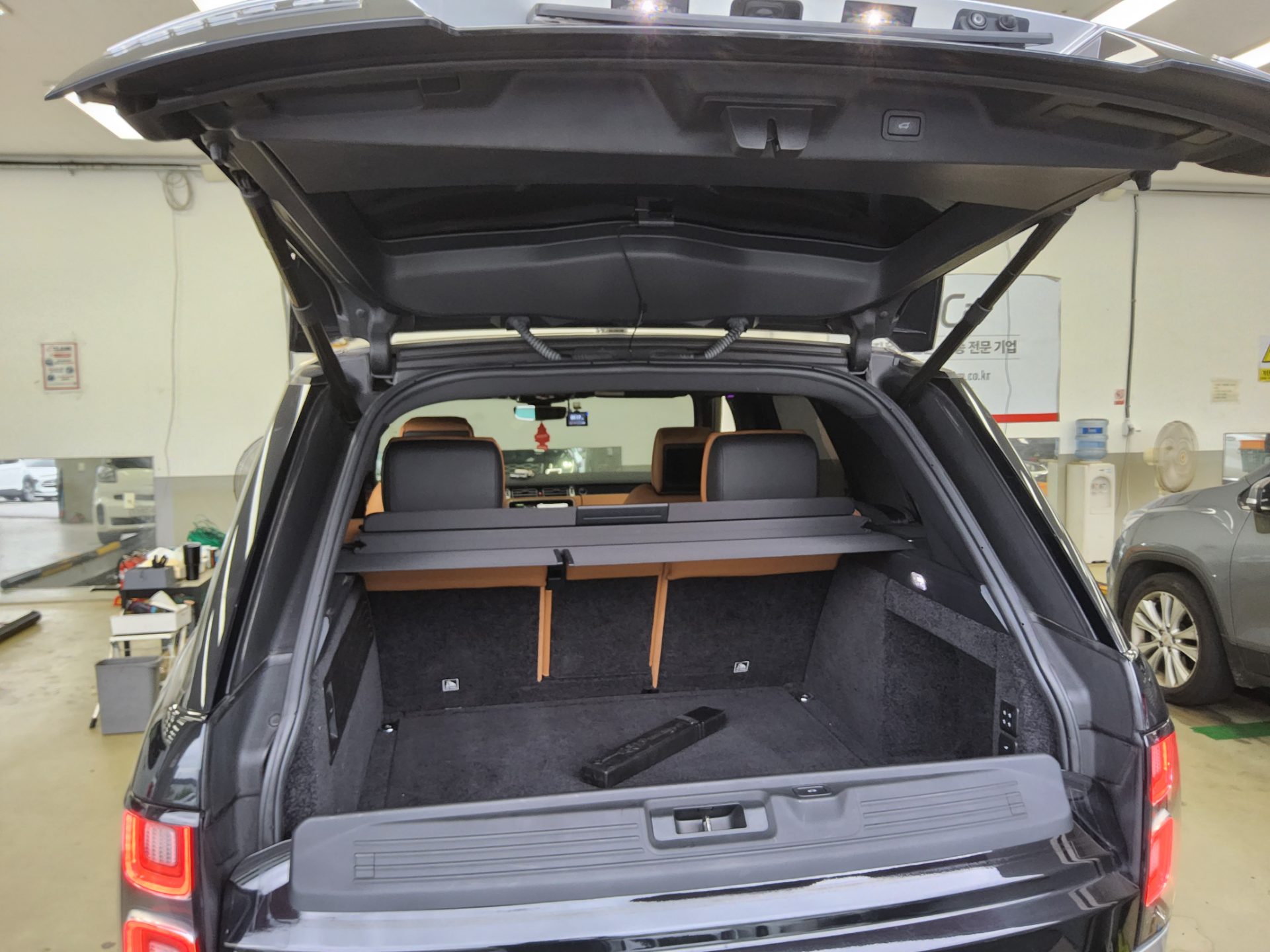 2018 - land rover range rover
