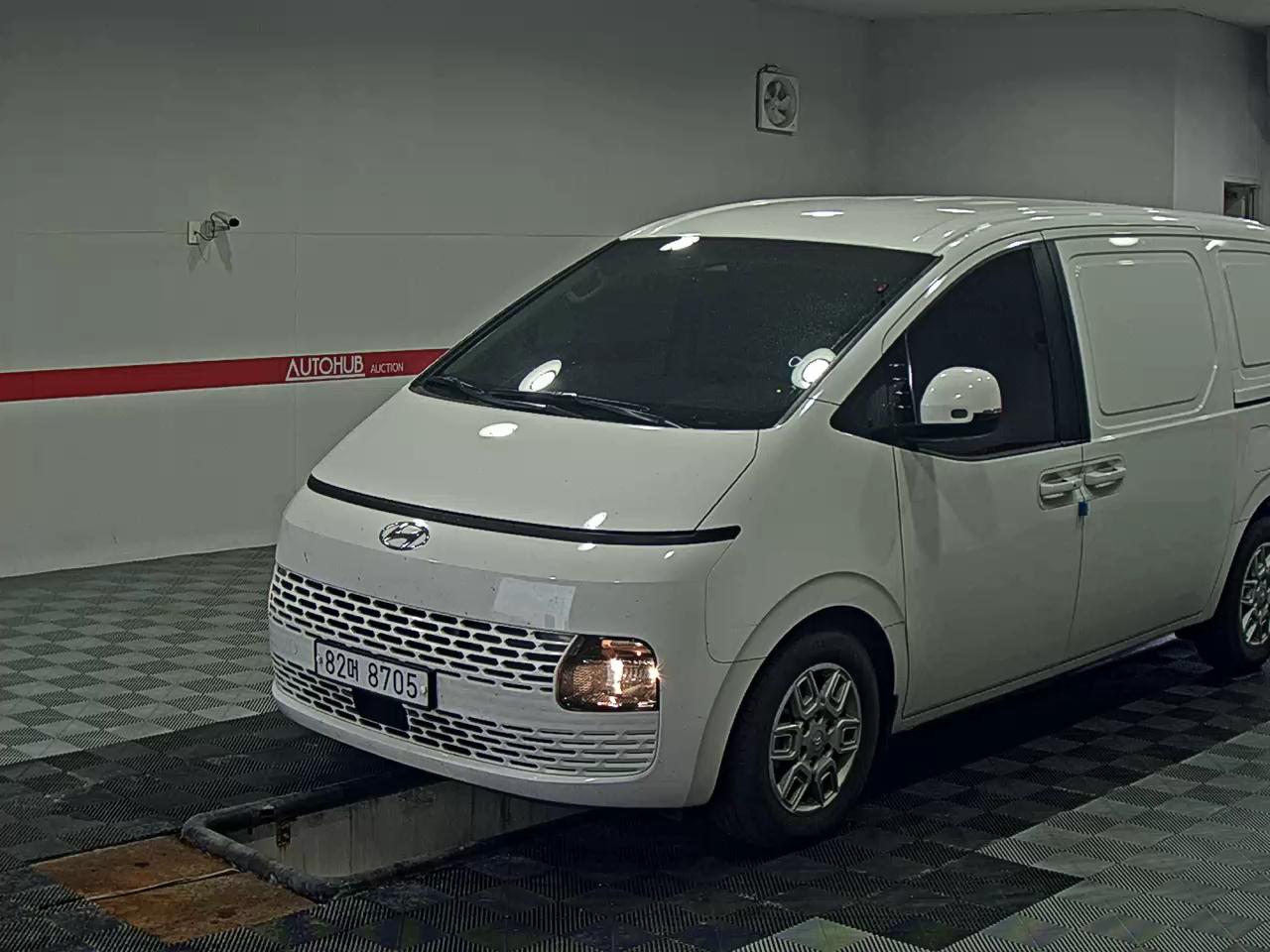 2022 - hyundai staria